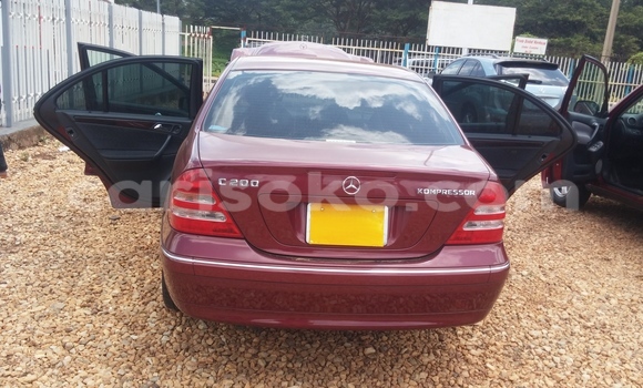 Acheter Occasion Voiture Mercedes-Benz C–Class Rouge à Kigali, Rwanda Acheter Occasion Voiture Mercedes-Benz C–Class Rouge à Kigali, Rwanda