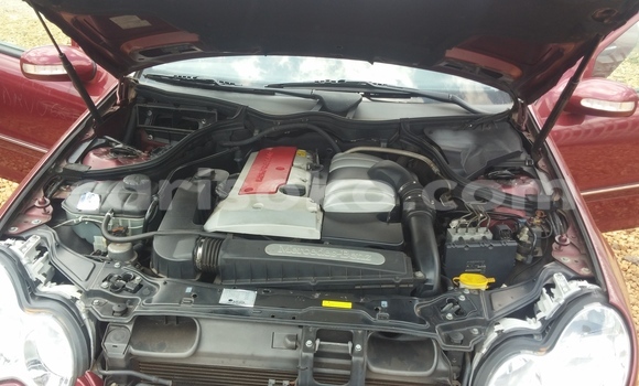 Acheter Occasion Voiture Mercedes-Benz C–Class Rouge à Kigali, Rwanda Acheter Occasion Voiture Mercedes-Benz C–Class Rouge à Kigali, Rwanda