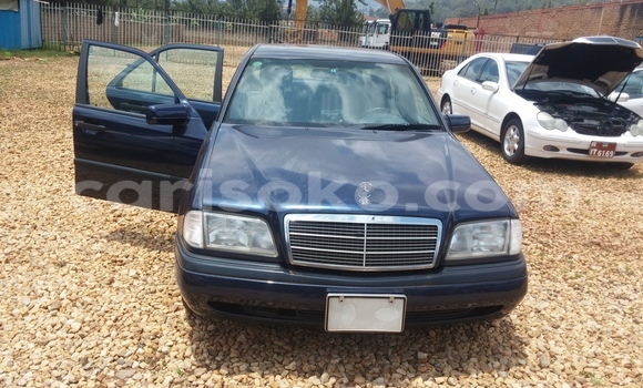 Acheter Occasion Voiture Mercedes-Benz C–Class Noir à Kigali, Rwanda Acheter Occasion Voiture Mercedes-Benz C–Class Noir à Kigali, Rwanda