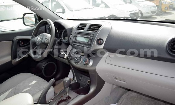 Acheter Import Utilitaire Toyota HiAce Blanc à Import - Dubai, Rwanda Acheter Import Utilitaire Toyota HiAce Blanc à Import - Dubai, Rwanda