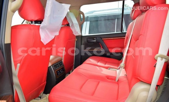 Acheter Import Voiture Toyota Land Cruiser Noir à Import - Dubai, Rwanda Acheter Import Voiture Toyota Land Cruiser Noir à Import - Dubai, Rwanda