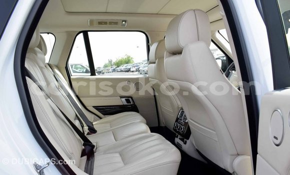 Acheter Import Voiture Land Rover Range Rover Blanc à Import - Dubai, Rwanda Acheter Import Voiture Land Rover Range Rover Blanc à Import - Dubai, Rwanda