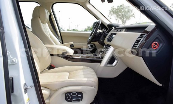 Acheter Import Voiture Land Rover Range Rover Blanc à Import - Dubai, Rwanda Acheter Import Voiture Land Rover Range Rover Blanc à Import - Dubai, Rwanda