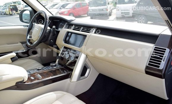 Acheter Import Voiture Land Rover Range Rover Blanc à Import - Dubai, Rwanda Acheter Import Voiture Land Rover Range Rover Blanc à Import - Dubai, Rwanda