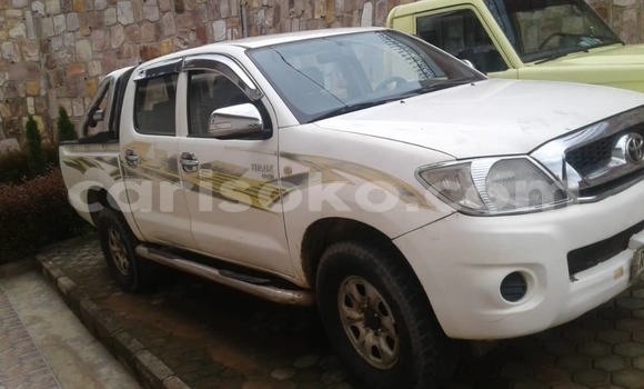 Sayi Na hannu Toyota Hilux Blanc Mota in Kigali a Rwanda Sayi Na hannu Toyota Hilux Blanc Mota in Kigali a Rwanda