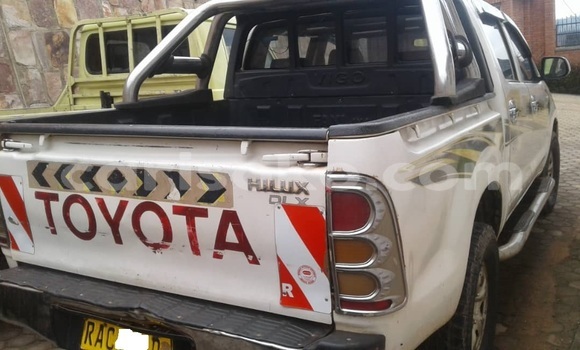 Sayi Na hannu Toyota Hilux Blanc Mota in Kigali a Rwanda Sayi Na hannu Toyota Hilux Blanc Mota in Kigali a Rwanda