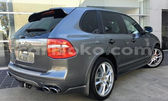 اشتري مستعمل Porsche Cayenne Gris سيارة في Kigali في Rwanda