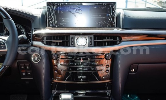 Acheter Import Voiture Lexus LX Blanc à Import - Dubai, Rwanda Acheter Import Voiture Lexus LX Blanc à Import - Dubai, Rwanda