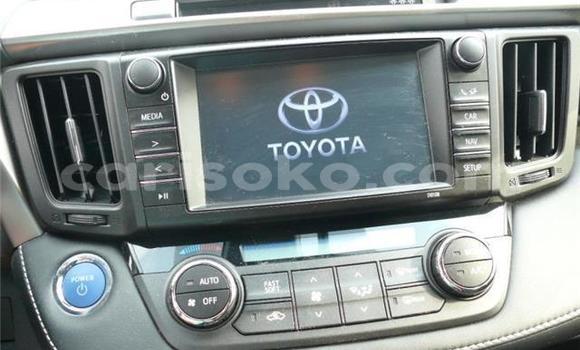 Sayi Na hannu Toyota RAV4 Beige Mota in Kigali a Rwanda Sayi Na hannu Toyota RAV4 Beige Mota in Kigali a Rwanda