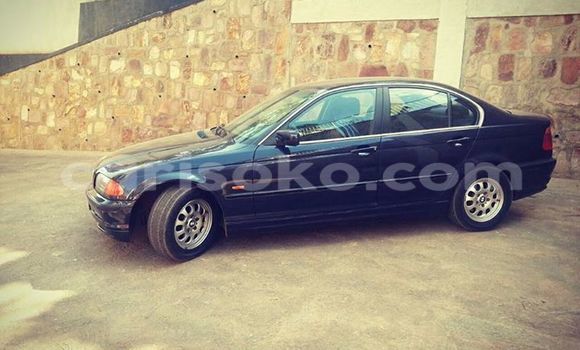 Acheter Occasion Voiture BMW 3-Series Noir à Gicumbi au Rwanda Acheter Occasion Voiture BMW 3-Series Noir à Gicumbi au Rwanda