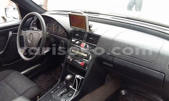 Sayi Na hannu Mercedes-Benz C–Class Gris Mota in Gicumbi a Rwanda Sayi Na hannu Mercedes-Benz C–Class Gris Mota in Gicumbi a Rwanda