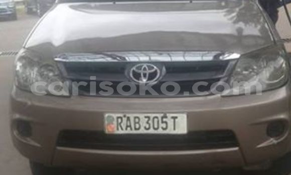 Buy Used Toyota Fortuner Brown Car in Kigali in Rwanda Buy Used Toyota Fortuner Brown Car in Kigali in Rwanda