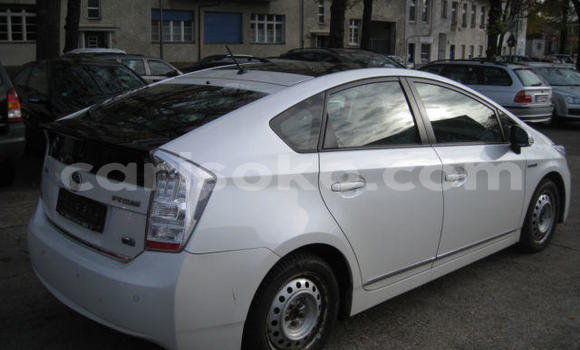 Sayi Na hannu Toyota Prius Blanc Mota in Kigali a Rwanda Sayi Na hannu Toyota Prius Blanc Mota in Kigali a Rwanda