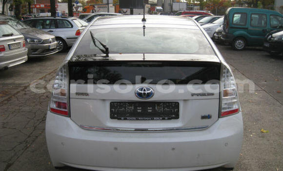 Sayi Na hannu Toyota Prius Blanc Mota in Kigali a Rwanda Sayi Na hannu Toyota Prius Blanc Mota in Kigali a Rwanda