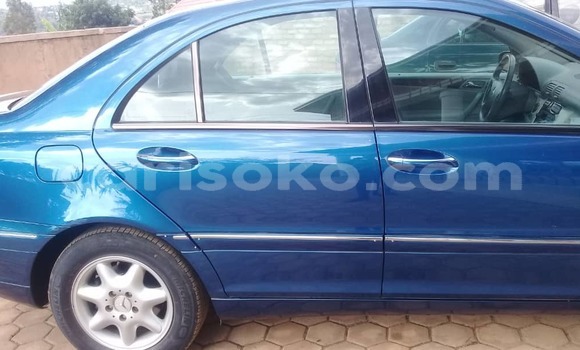 Sayi Na hannu Mercedes-Benz KOMPRESSOR Bleu Mota in Kigali a Rwanda Sayi Na hannu Mercedes-Benz KOMPRESSOR Bleu Mota in Kigali a Rwanda