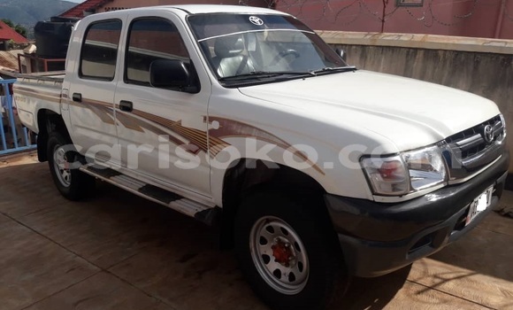 Sayi Na hannu Toyota Hilux Blanc Mota in Kigali a Rwanda Sayi Na hannu Toyota Hilux Blanc Mota in Kigali a Rwanda
