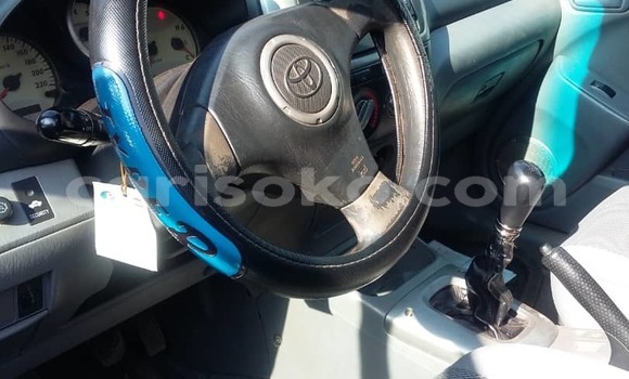 Sayi Na hannu Toyota RAV4 Bleu Mota in Kigali a Rwanda Sayi Na hannu Toyota RAV4 Bleu Mota in Kigali a Rwanda