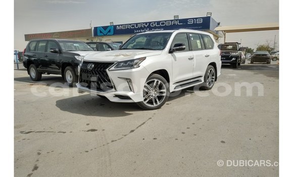 Acheter Import Voiture Lexus LX Blanc à Import - Dubai, Rwanda Acheter Import Voiture Lexus LX Blanc à Import - Dubai, Rwanda