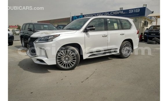 Acheter Import Voiture Lexus LX Blanc à Import - Dubai, Rwanda Acheter Import Voiture Lexus LX Blanc à Import - Dubai, Rwanda