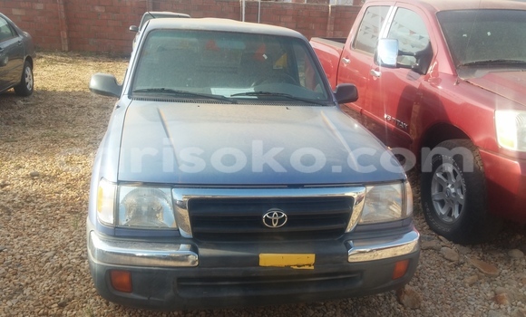 Acheter Occasion Voiture Toyota Tacoma Bleu à Kigali au Rwanda Acheter Occasion Voiture Toyota Tacoma Bleu à Kigali au Rwanda