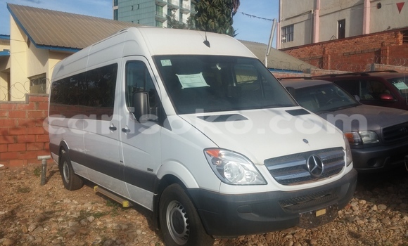 Buy Used Mercedes-Benz S–Class White Car in Kigali in Rwanda Buy Used Mercedes-Benz S–Class White Car in Kigali in Rwanda