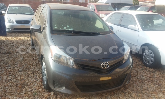 Acheter Occasion Voiture Toyota Yaris Noir à Kigali au Rwanda Acheter Occasion Voiture Toyota Yaris Noir à Kigali au Rwanda