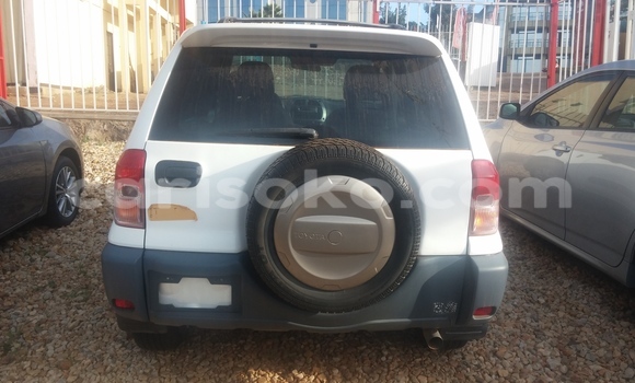 اشتري مستعمل Toyota RAV4 Blanc سيارة في Kigali في Rwanda اشتري مستعمل Toyota RAV4 Blanc سيارة في Kigali في Rwanda
