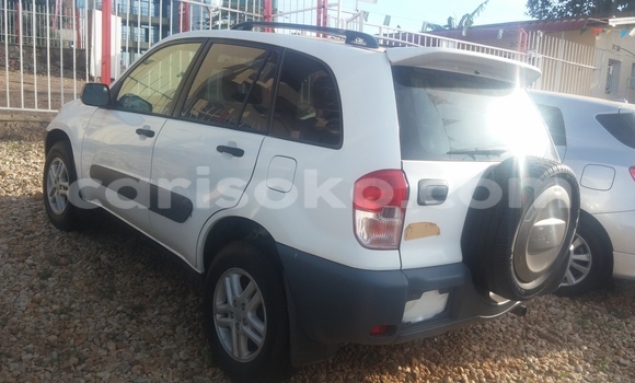 اشتري مستعمل Toyota RAV4 Blanc سيارة في Kigali في Rwanda اشتري مستعمل Toyota RAV4 Blanc سيارة في Kigali في Rwanda