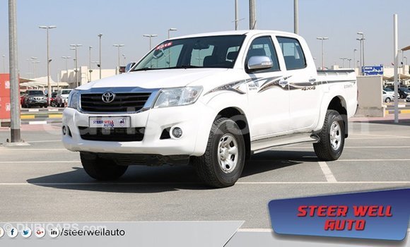 اشتري Imported Toyota Hilux Blanc سيارة في Import - Dubai في Rwanda اشتري Imported Toyota Hilux Blanc سيارة في Import - Dubai في Rwanda