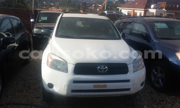 اشتري مستعمل Toyota RAV4 Blanc سيارة في Kigali في Rwanda اشتري مستعمل Toyota RAV4 Blanc سيارة في Kigali في Rwanda