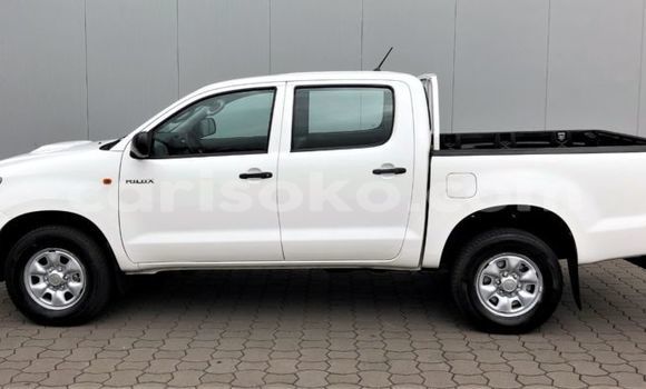 Sayi Na hannu Toyota Hilux Surf Blanc Mota in Huye a Rwanda Sayi Na hannu Toyota Hilux Surf Blanc Mota in Huye a Rwanda