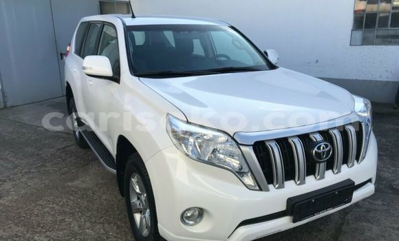 Sayi Na hannu Toyota Land Cruiser Prado Blanc Mota in Kigali a Rwanda Sayi Na hannu Toyota Land Cruiser Prado Blanc Mota in Kigali a Rwanda
