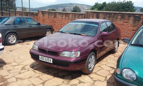 Acheter Occasion Voiture Toyota Corolla Gris à Kigali, Rwanda Acheter Occasion Voiture Toyota Corolla Gris à Kigali, Rwanda