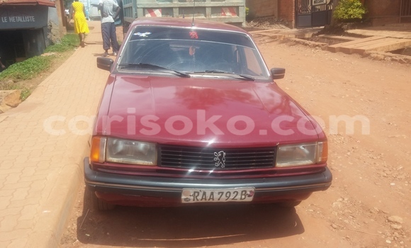 اشتري مستعمل Peugeot 305 Rouge سيارة في Kigali في Rwanda
