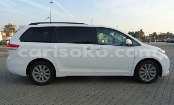 Buy Used Toyota Sienna White Car in Kigali in Rwanda Buy Used Toyota Sienna White Car in Kigali in Rwanda