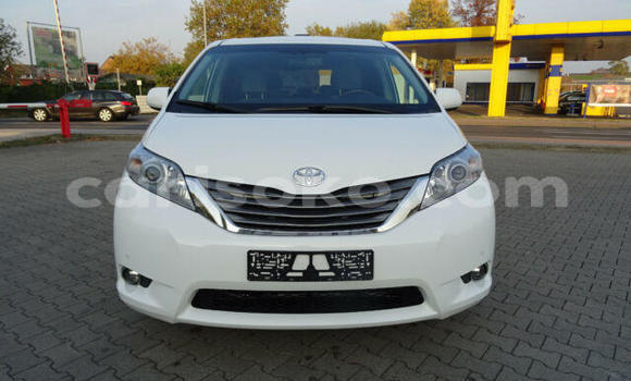 Buy Used Toyota Sienna White Car in Kigali in Rwanda Buy Used Toyota Sienna White Car in Kigali in Rwanda