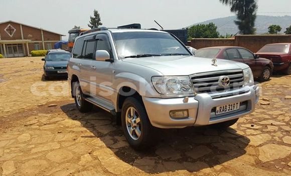 اشتري مستعمل Toyota Land Cruiser Gris سيارة في Gicumbi في Rwanda اشتري مستعمل Toyota Land Cruiser Gris سيارة في Gicumbi في Rwanda