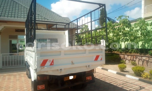 Acheter Occasion Voiture Daihatsu Delta Wagon Blanc à Kigali, Rwanda