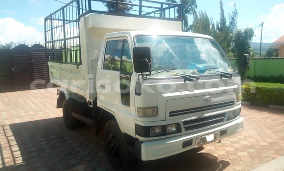 Sayi Na hannu Daihatsu Delta Wagon Blanc Mota in Kigali a Rwanda Sayi Na hannu Daihatsu Delta Wagon Blanc Mota in Kigali a Rwanda
