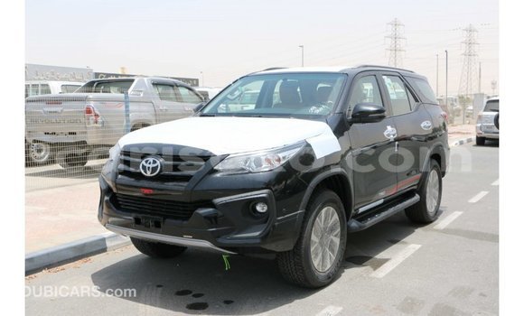 Acheter Import Voiture Toyota Fortuner Noir à Import - Dubai, Rwanda Acheter Import Voiture Toyota Fortuner Noir à Import - Dubai, Rwanda