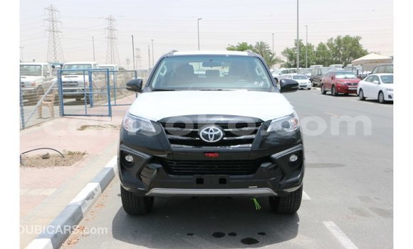 Acheter Import Voiture Toyota Fortuner Noir à Import - Dubai, Rwanda Acheter Import Voiture Toyota Fortuner Noir à Import - Dubai, Rwanda