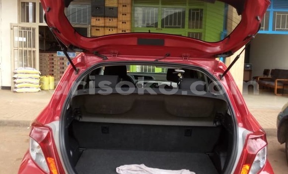 اشتري مستعمل Toyota Yaris Rouge سيارة في Kigali في Rwanda اشتري مستعمل Toyota Yaris Rouge سيارة في Kigali في Rwanda