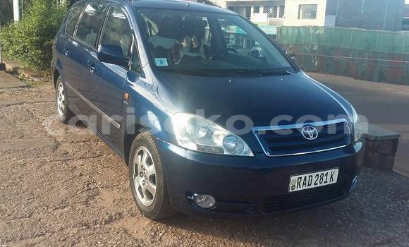 اشتري مستعمل Toyota Avensis Bleu سيارة في Kigali في Rwanda اشتري مستعمل Toyota Avensis Bleu سيارة في Kigali في Rwanda