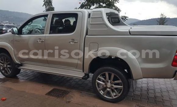 اشتري مستعمل Toyota Hilux Gris سيارة في Kigali في Rwanda اشتري مستعمل Toyota Hilux Gris سيارة في Kigali في Rwanda
