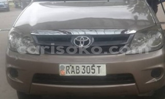 Buy Used Toyota Fortuner Brown Car in Kigali in Rwanda Buy Used Toyota Fortuner Brown Car in Kigali in Rwanda