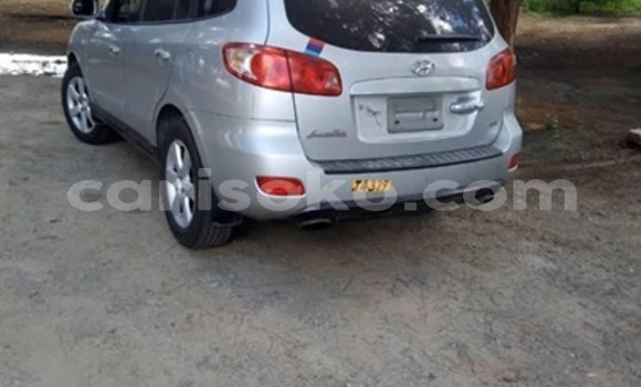 Buy Used Hyundai Santa Fe Silver Car in Kigali in Rwanda Buy Used Hyundai Santa Fe Silver Car in Kigali in Rwanda