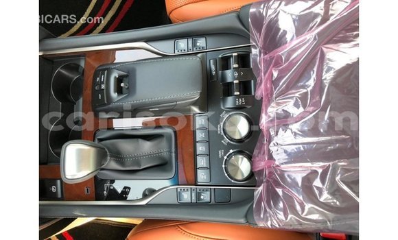 Acheter Import Voiture Lexus LX Blanc à Import - Dubai, Rwanda Acheter Import Voiture Lexus LX Blanc à Import - Dubai, Rwanda