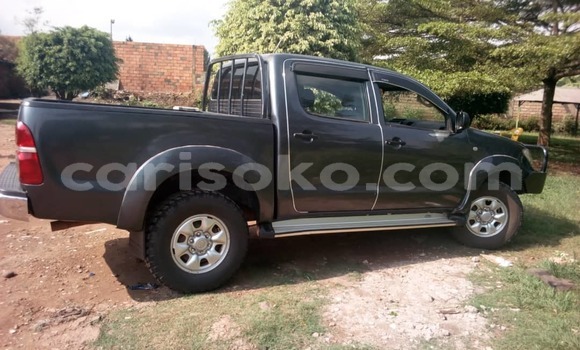 Sayi Na hannu Toyota Hilux Noir Mota in Kigali a Rwanda Sayi Na hannu Toyota Hilux Noir Mota in Kigali a Rwanda