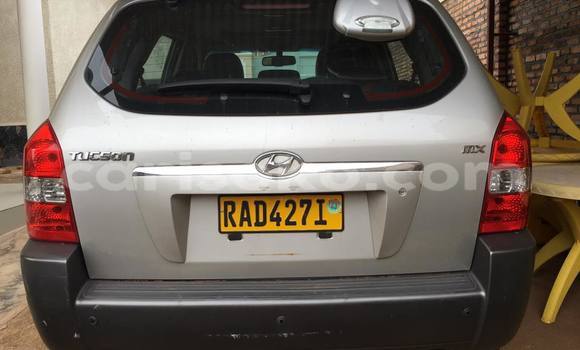 Acheter Occasion Voiture Hyundai Tucson Gris à Gicumbi au Rwanda Acheter Occasion Voiture Hyundai Tucson Gris à Gicumbi au Rwanda