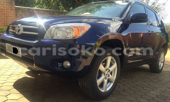 Acheter Occasion Voiture Toyota RAV4 Bleu à Gicumbi, Rwanda Acheter Occasion Voiture Toyota RAV4 Bleu à Gicumbi, Rwanda